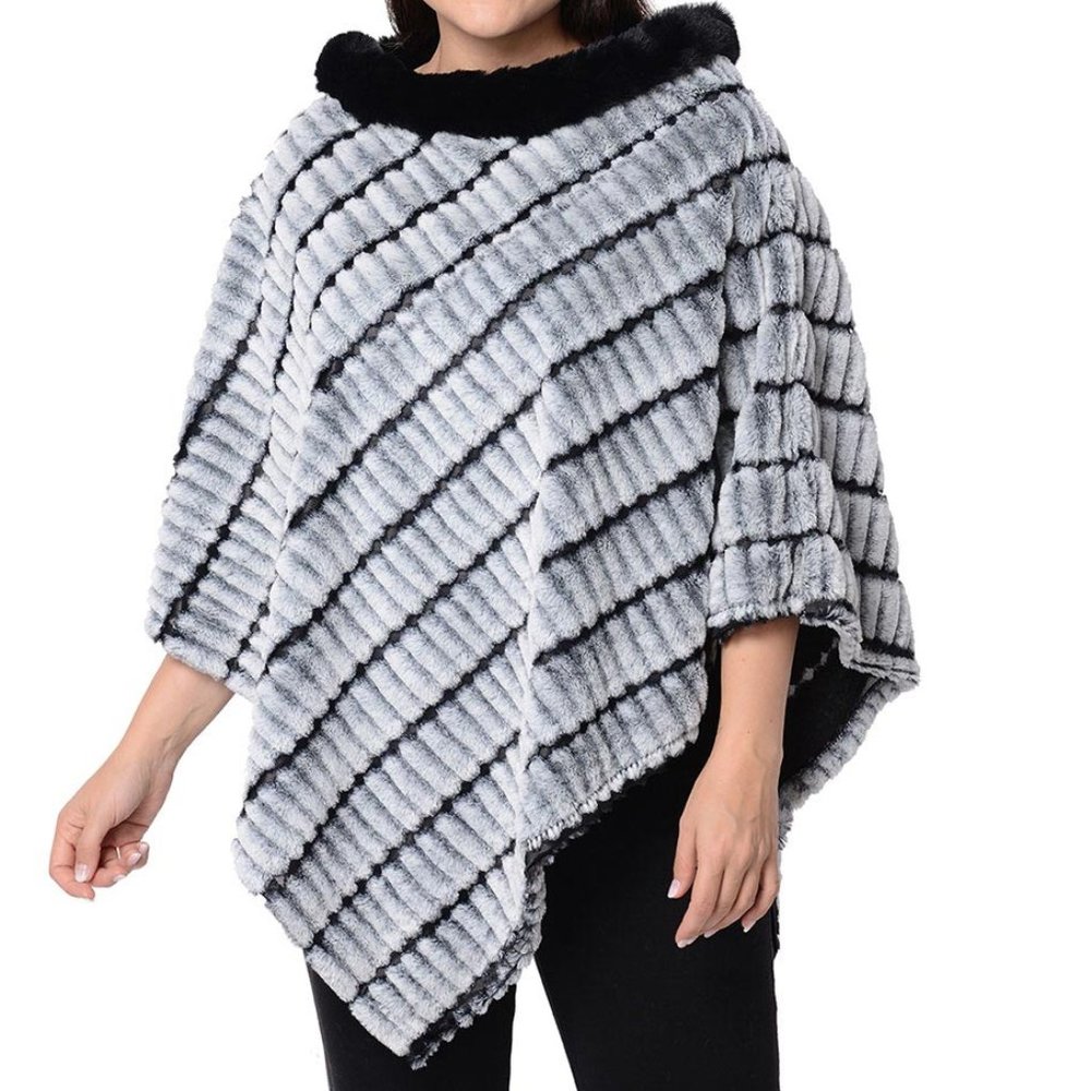 Black and White Faux Fur Winter Poncho  szOS